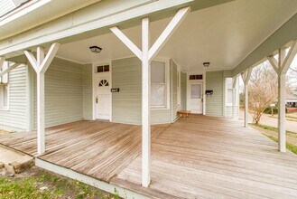 710 Delaware Ave in Mccomb, MS - Foto de edificio - Building Photo