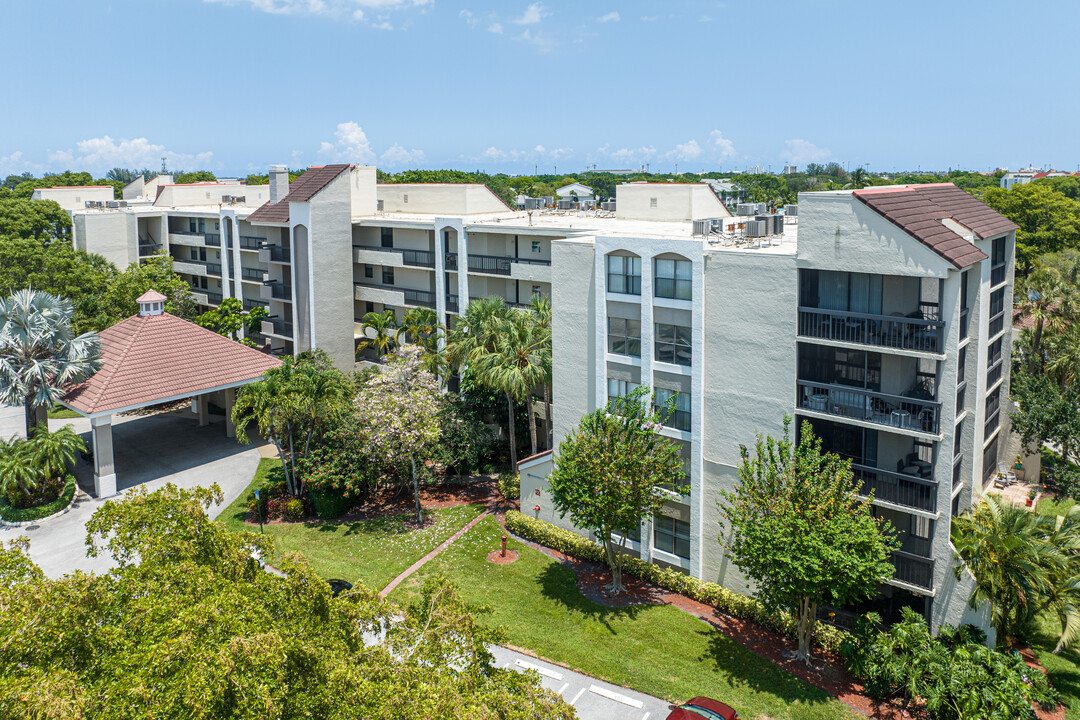 Lakeside Condominiums in Delray Beach, FL - Building Photo