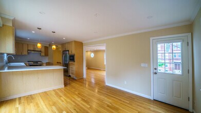 300 Adams St in Newton, MA - Building Photo - Building Photo
