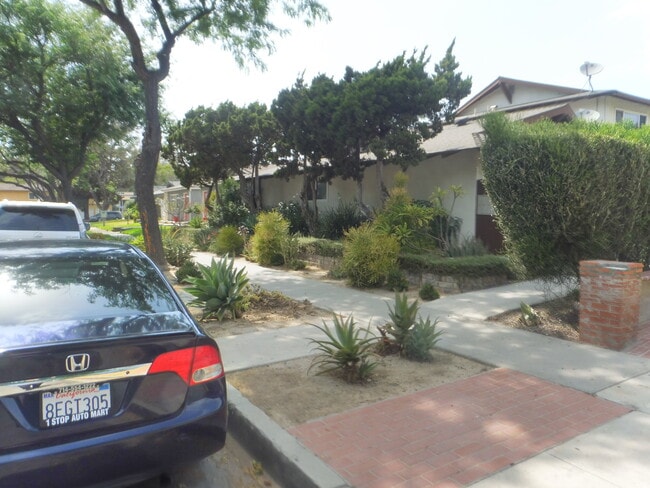 2613 Andover Ave, Unit Andover #4