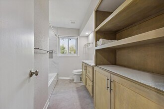 8621 Bob White Dr in Houston, TX - Building Photo - Building Photo