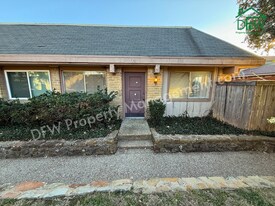2613 Amherst Ct in Irving, TX - Building Photo
