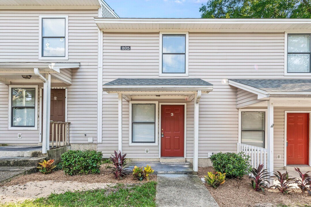 205 Marquette St in Niceville, FL - Building Photo