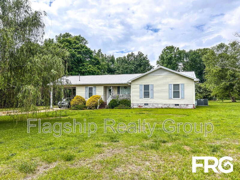 1100 Oberry Rd in Dudley, NC - Building Photo