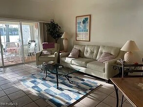 2872 W Crown Pointe Blvd-Unit -9-1 in Naples, FL - Building Photo - Building Photo