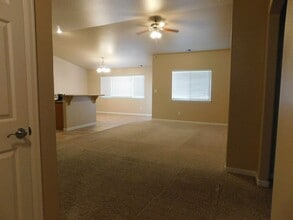 3006 1/2 Oakwood Dr in Grand Junction, CO - Building Photo - Building Photo