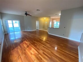 2942 Oak Hammock Ct in Oviedo, FL - Foto de edificio - Building Photo