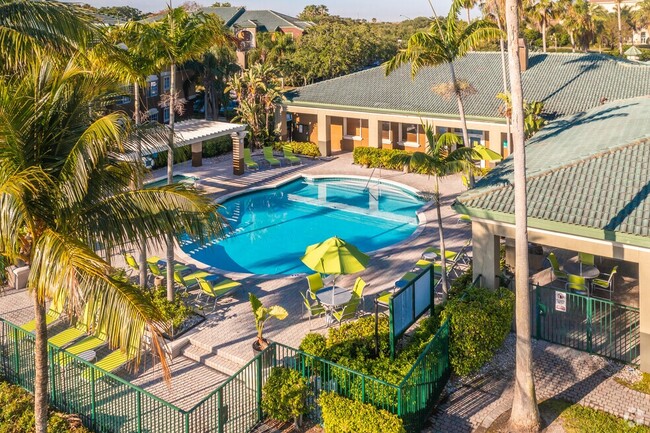 Club Lake Pointe Apartments