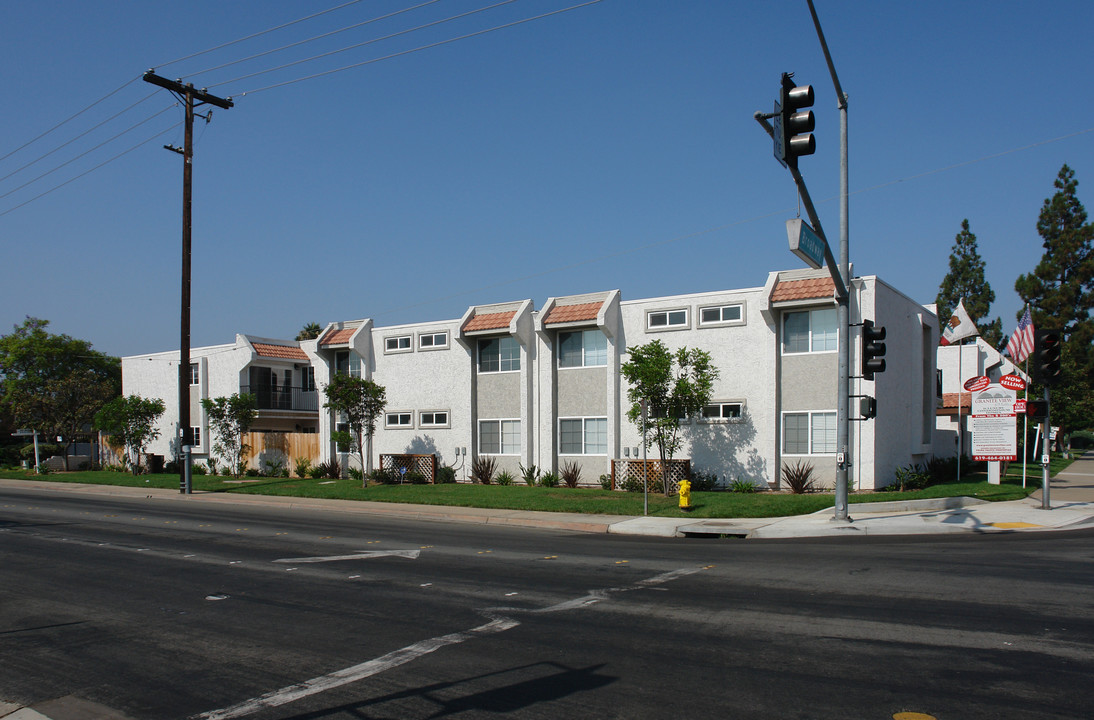 Broadway Garden Apartment in El Cajon, CA - Building Photo