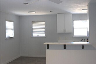 3300 Fritz Hughes Park Rd in Austin, TX - Building Photo - Building Photo