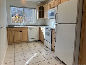 1450 Melville Ave in Fairfield, CT - Building Photo - Building Photo