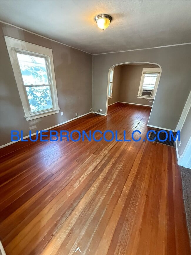5216 Saida St in Kansas City, MO - Building Photo - Building Photo
