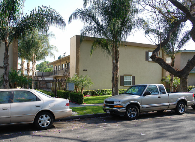 Lemonwood Court Apartments in Garden Grove, CA - Building Photo - Building Photo