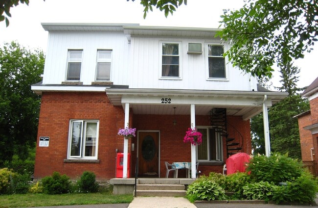 property at 252 John St N