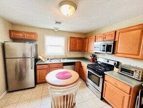39 Athens St in Weymouth, MA - Building Photo - Building Photo