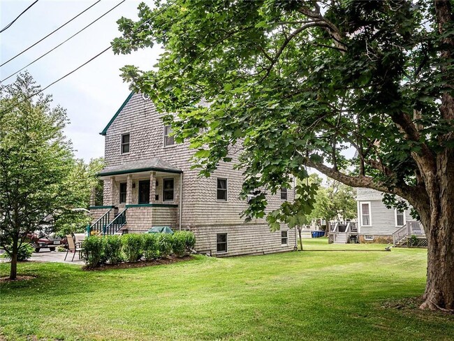 21 Annandale Terrace in Newport, RI - Building Photo - Building Photo