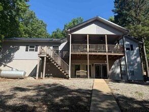 20 N Lakeshore Dr in Cherokee Village, AR - Building Photo - Building Photo