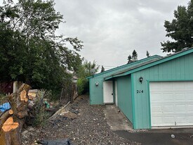 214 Prescott St in Klamath Falls, OR - Building Photo