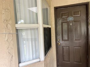 665 SW 113th Way in Pembroke Pines, FL - Building Photo - Building Photo