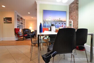 14 Sutherland Rd, Unit 2 in Boston, MA - Foto de edificio - Building Photo