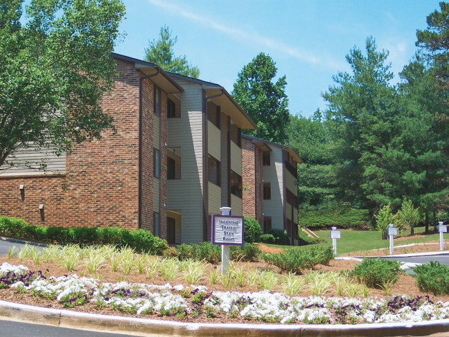 Berkley Pointe Apartments in Greenville, SC - Foto de edificio - Building Photo