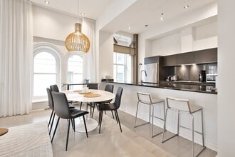 750 Côte de la Place-d'Armes in Montréal, QC - Building Photo - Building Photo