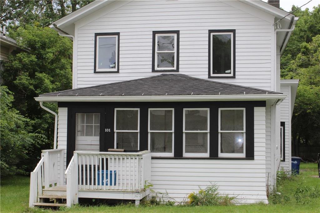 101 Bristol St in Canandaigua, NY - Building Photo
