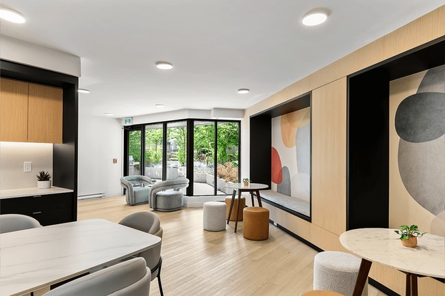 4502 Rupert St in Vancouver, BC - Building Photo - Building Photo