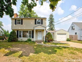 1313 Ellsmere St NE in Grand Rapids, MI - Building Photo