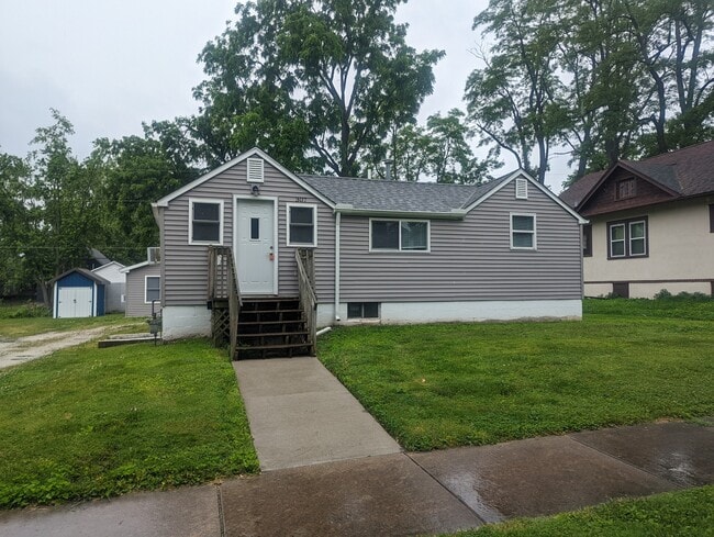 property at 307 W Ells Ave