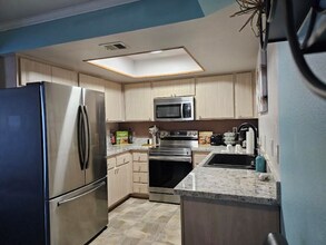 1701 E Katie Ave in Las Vegas, NV - Building Photo - Building Photo
