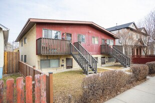 420 9 Av NE in Calgary, AB - Building Photo