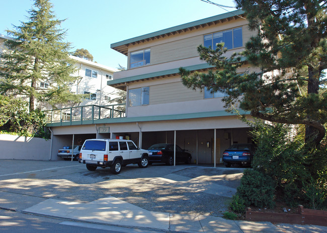 39 Roque Moraes Ct in Mill Valley, CA - Foto de edificio - Building Photo