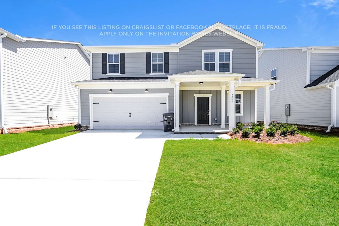 2040 Moonlight Path in Covington, GA - Building Photo