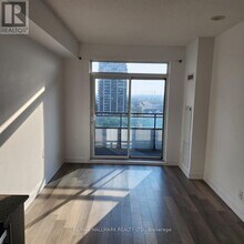 7890 Bathurst St in Vaughan, ON - Building Photo - Building Photo