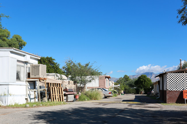 Dawn Mobile Home Park in Tucson, AZ - Building Photo - Building Photo