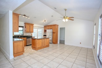 2453 Sweetaire Ct in Apopka, FL - Foto de edificio - Building Photo