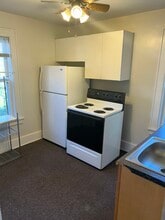 1129 Brown Ave, Unit 2 in Erie, PA - Building Photo - Building Photo