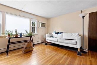 157 Stone St.-Unit -2 in Walpole, MA - Building Photo - Building Photo