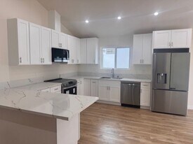 15950 Cohasset St in Los Angeles, CA - Building Photo