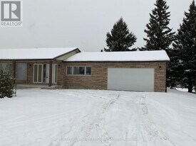 124 Squire Dr in Ajax, ON - Building Photo