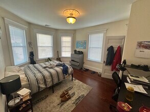 6 Oswald St, Unit 3 in Boston, MA - Foto de edificio - Building Photo