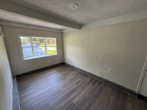 1602 Cadillac Dr in Mobile, AL - Building Photo - Building Photo