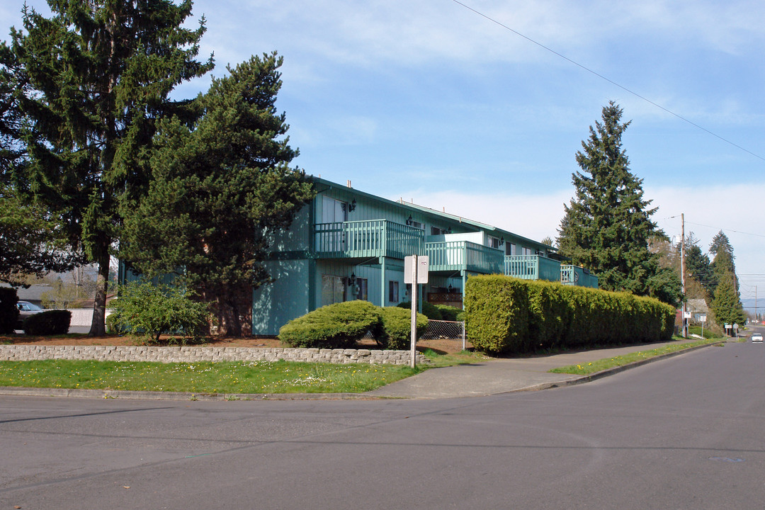 10315 N Tyler Ave in Portland, OR - Foto de edificio