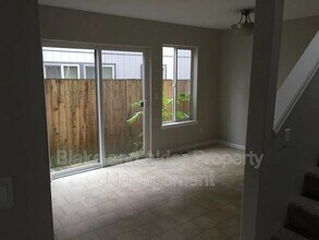 7006 SE 72nd Ave in Portland, OR - Building Photo - Building Photo