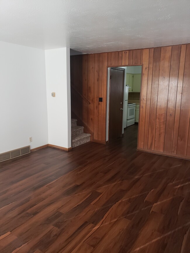 12920 Beacon Ave in Grandview, MO - Building Photo - Building Photo