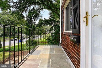 5813 Fifer Dr in Alexandria, VA - Building Photo - Building Photo