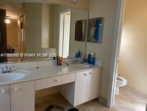 3802 Falcon Ridge Cir in Weston, FL - Building Photo - Building Photo