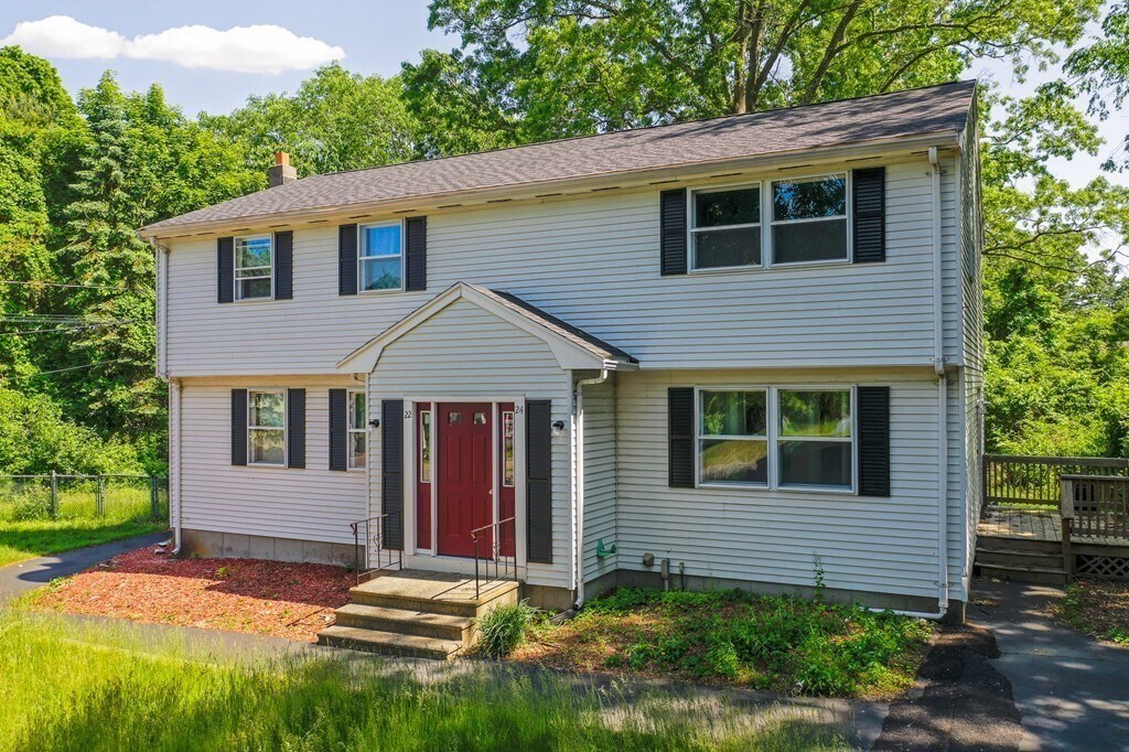 24 Bows Ln in Avon, MA - Building Photo