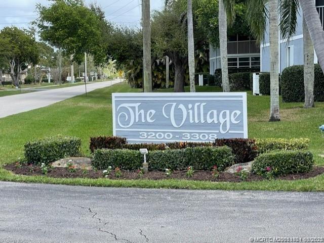 3206 SE Aster Ln in Stuart, FL - Foto de edificio